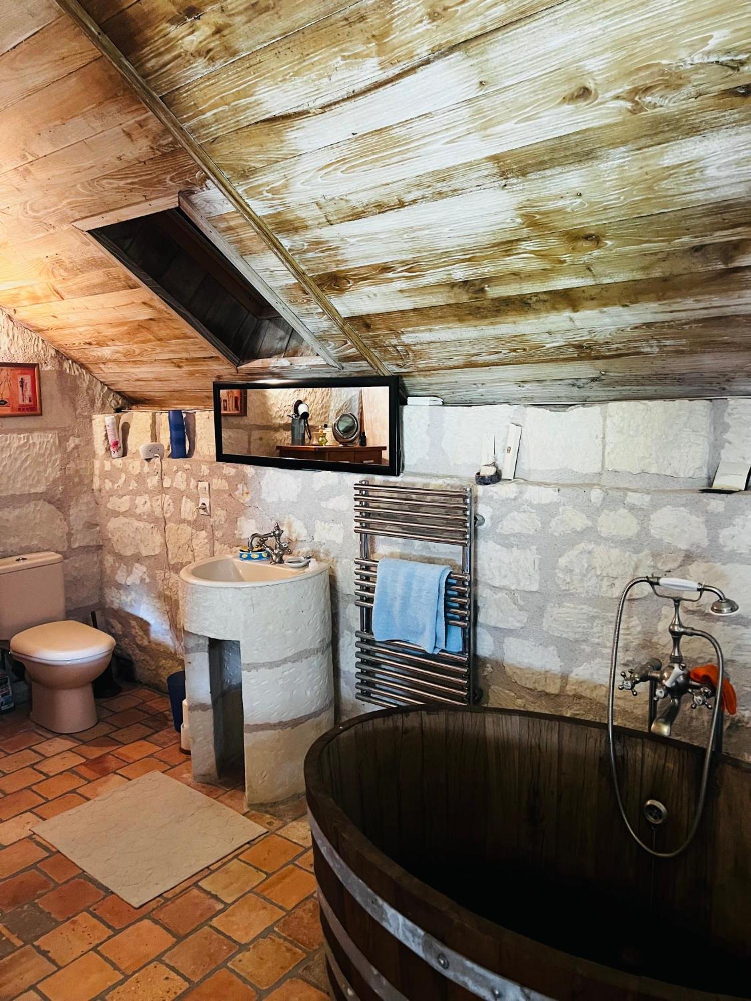 Chateau De La Thibaudiere - Chambre Du Tonneau Allonnes  Esterno foto