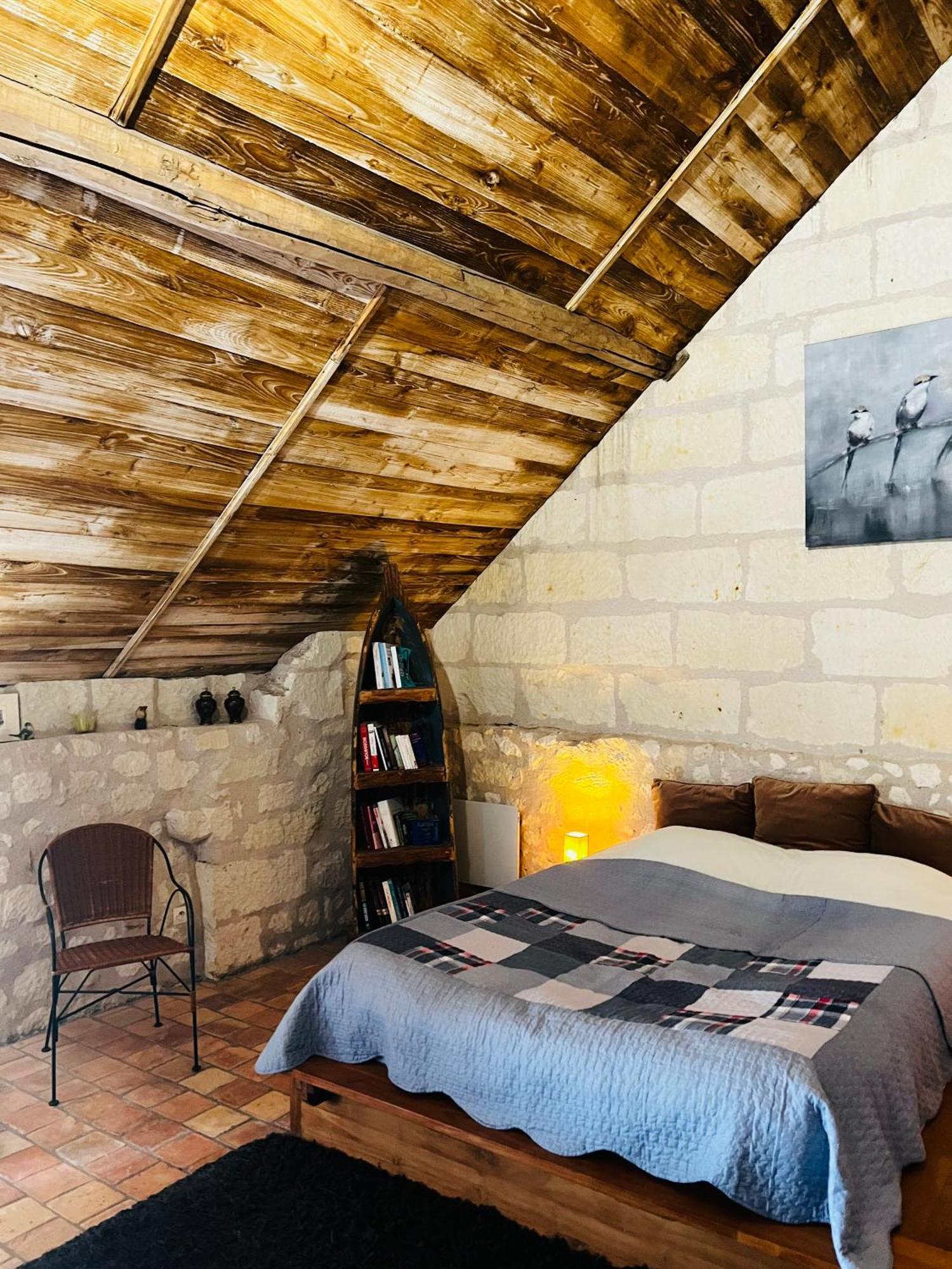 Chateau De La Thibaudiere - Chambre Du Tonneau Allonnes  Esterno foto