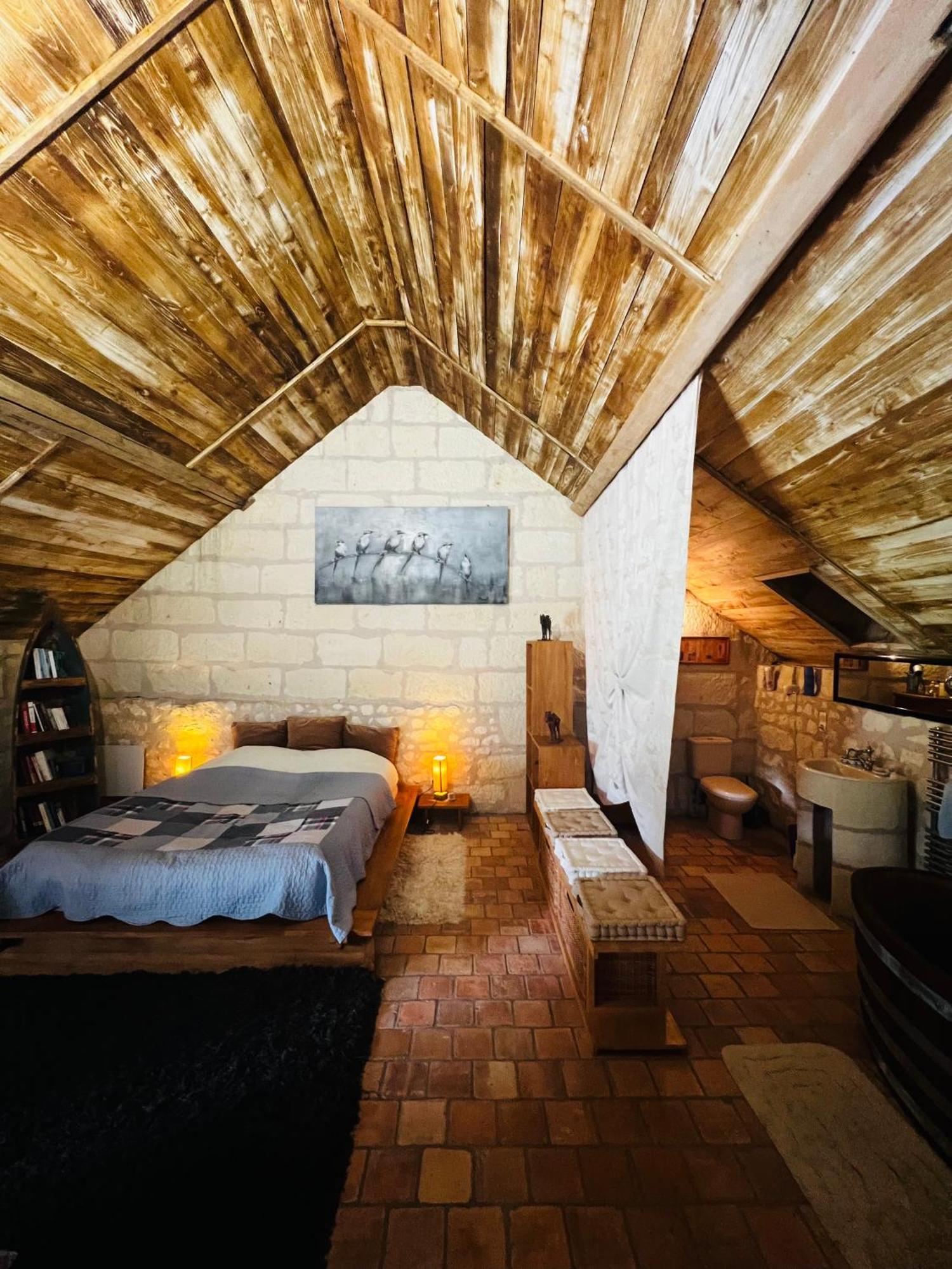 Chateau De La Thibaudiere - Chambre Du Tonneau Allonnes  Esterno foto